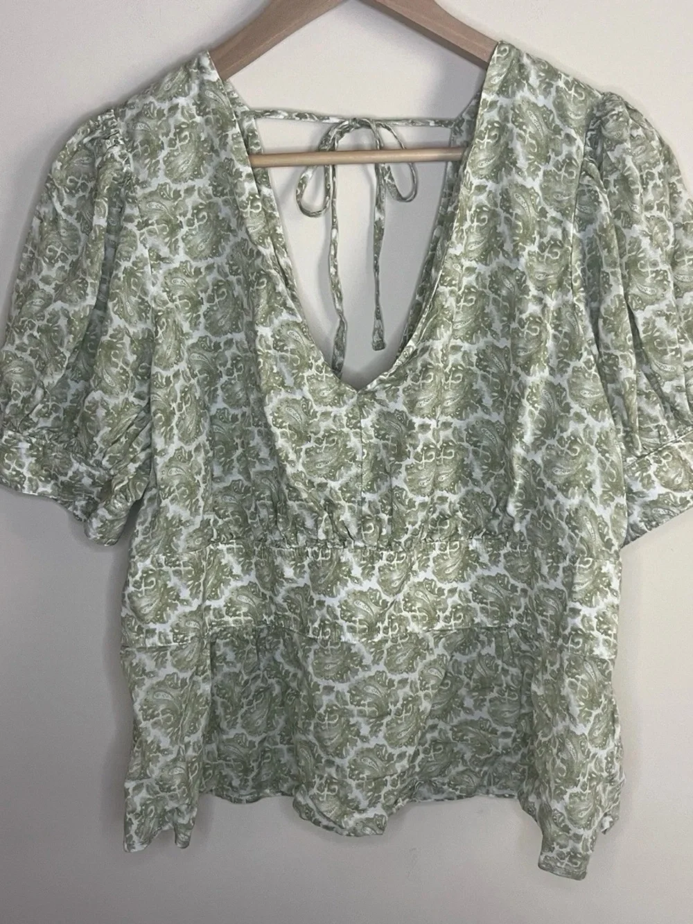 J.Crew V-neck puff-sleeve top in ornate paisley Green White Tie Back Women’s 16